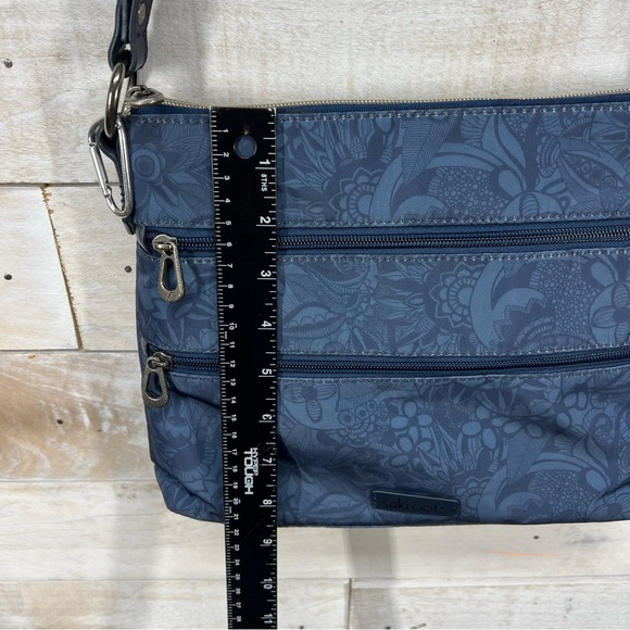 Sakroots Crossbody Purse Artist Circle Repreve Ecotwill Blue Floral‎ Adjustable - Picture 11 of 12